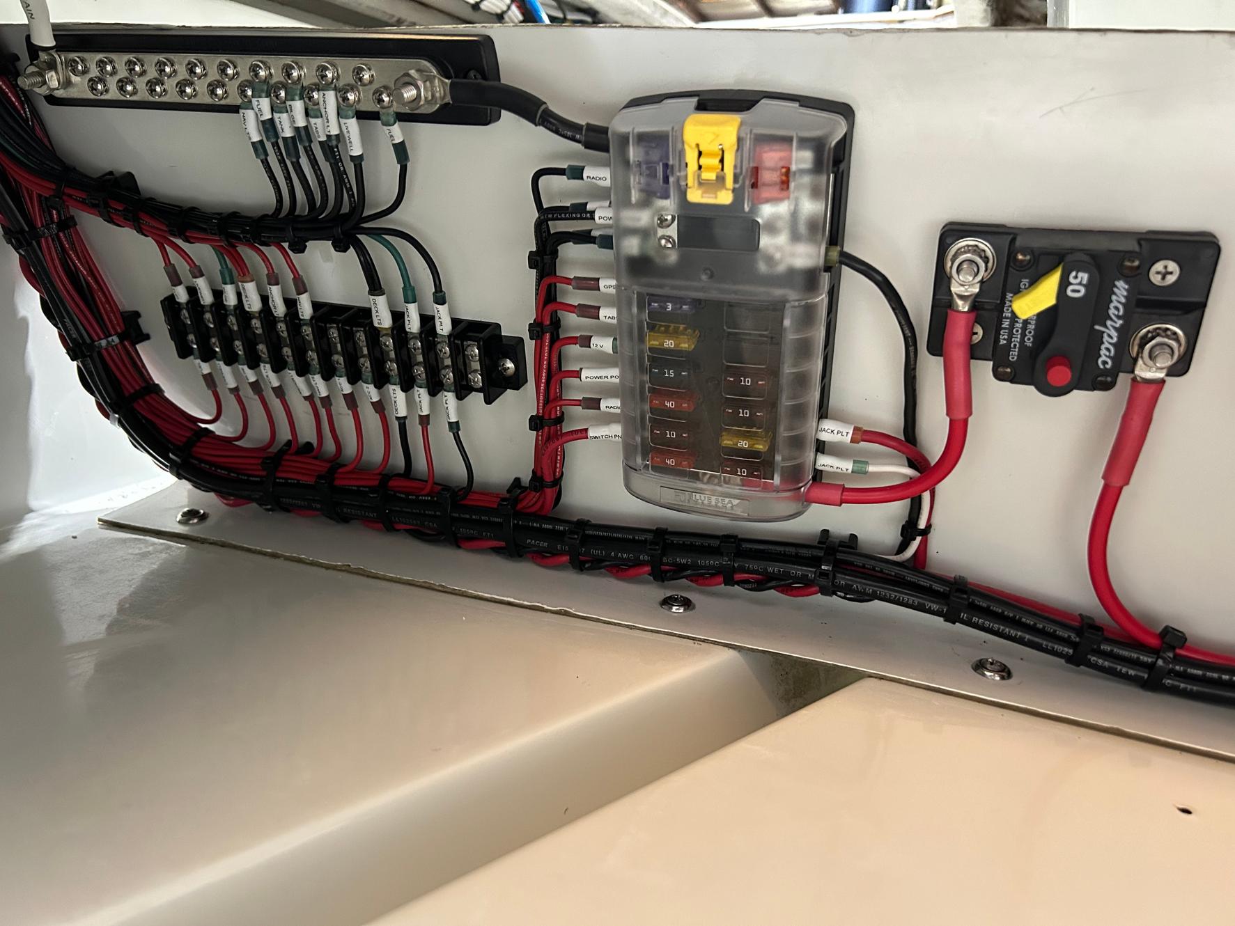 Marine Fuses & Fuse Blocks